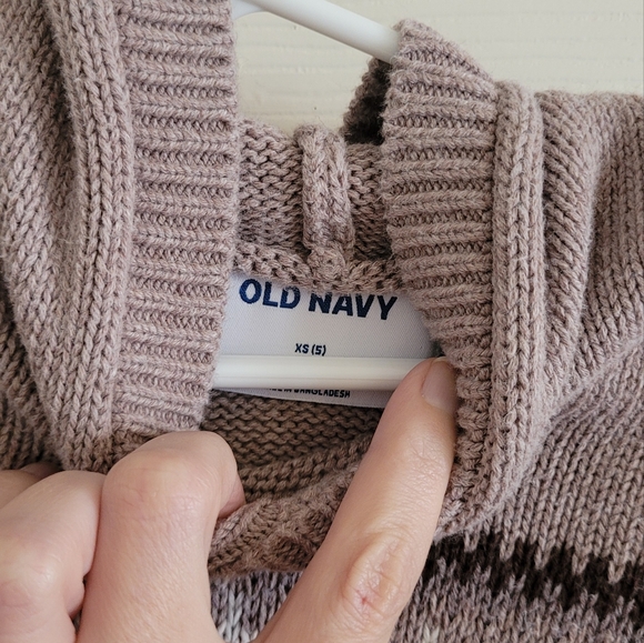 Boy's Old Navy size extra small hooded sweater. - Picture 2 of 3
